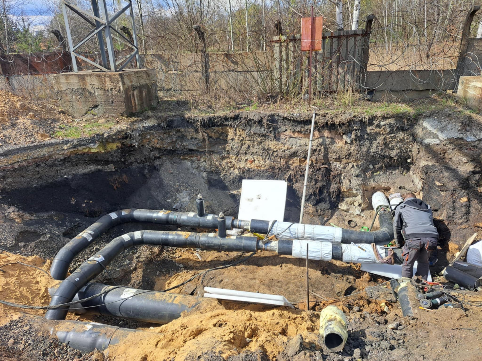 Instalacja gazowa w wykopie, przygotowanie do połączeń spawalniczych. - TIGWELDING Śląsk